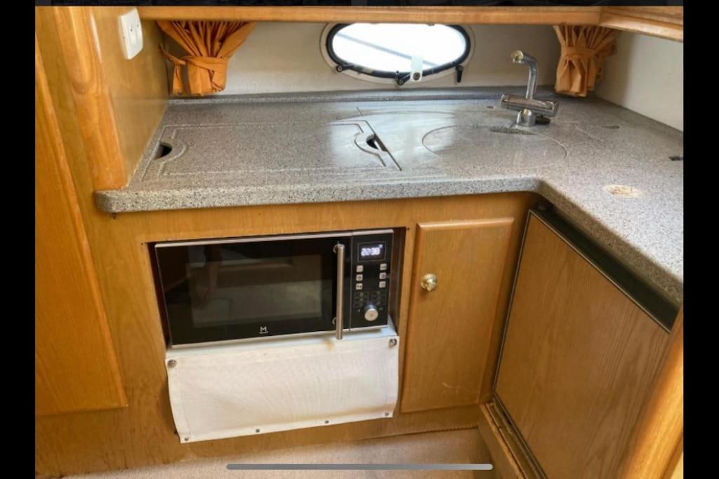 Отель Escapade Antiboise Avec Parking Inclus Антиб Экстерьер фото